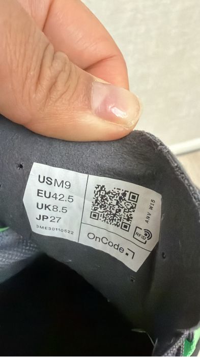 Кроссовки on оригинал 41,5 рр