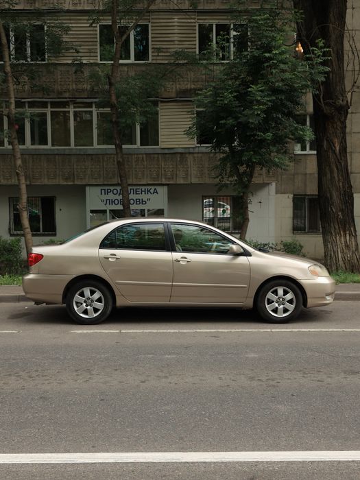 Тойота королла 1,8 американец