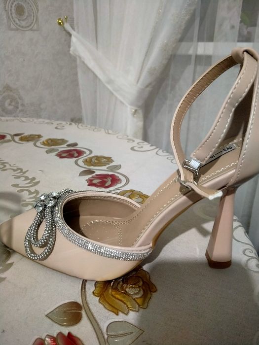 Продаю новые туфли 39 размер