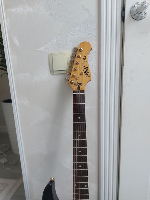 Новая электро-гитара