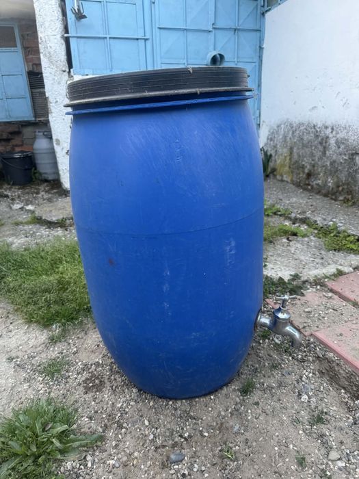 Butoi de plastic cu robinet de descarcare