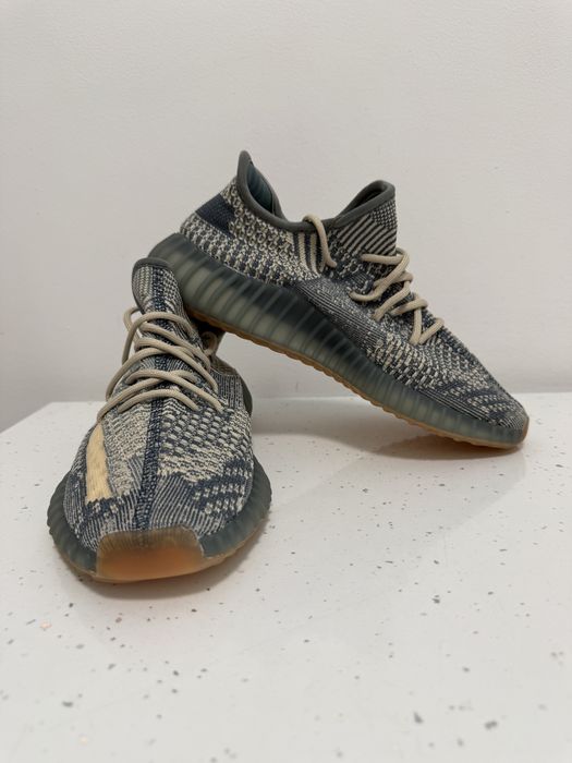 Adiada Yeezy, marimea 42