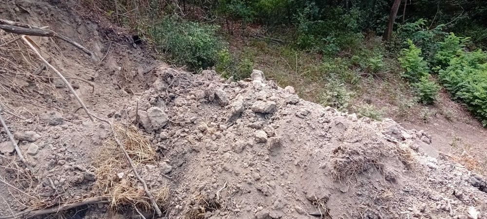 Услуги с комбиниран багер и самосвал