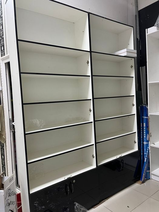 Шкаф со стеклами