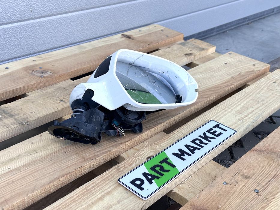 Дясно огледало СЧУПЕНО AUDI A6 4G C7