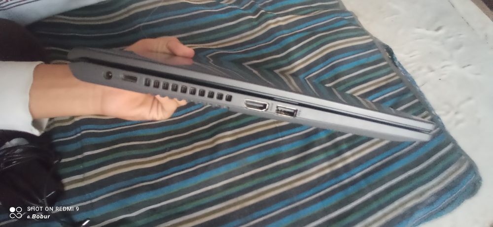 ASUS vivobook laotop