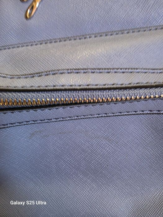 Rucsac Guess stare bună mici urme de purtare vezi foto