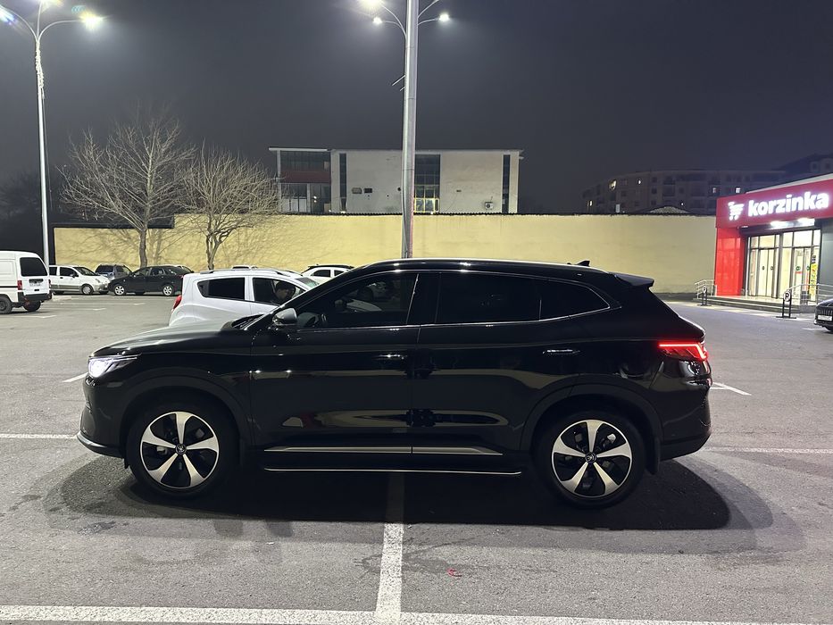 BYD Song Plus Flagship 2022 elektromobil srochna sotiladi