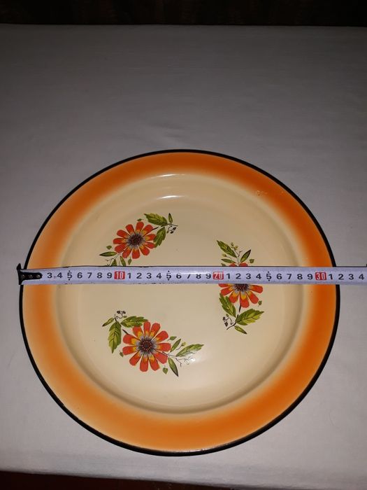 Продаю тарелки железные 2шт