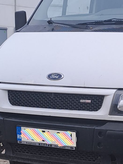 **Dubă Ford Transit**
