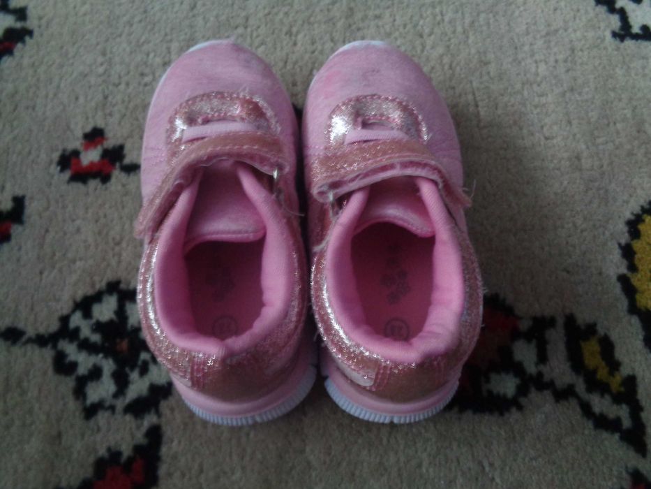 Vand adidasi fetita 3.