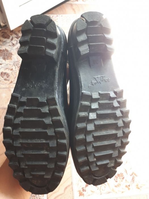 Новые резиновые сапоги