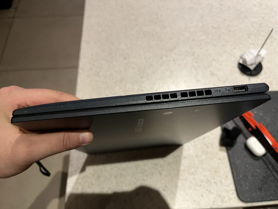 ASUS Vivobook X1502ZA
