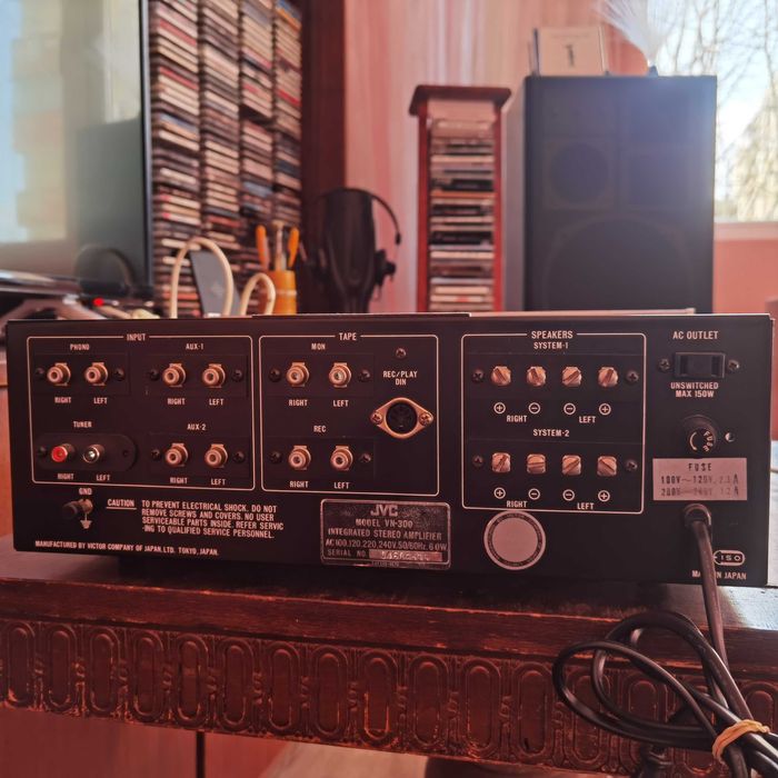 Усилвател JVC model VN-300