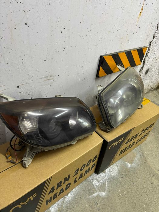 Фары Toyota 4Runner 2006г