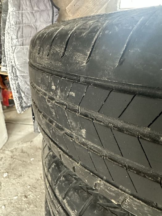 Anvelope de vara Bridgestone 255/65 R17 rulate 10.000 km