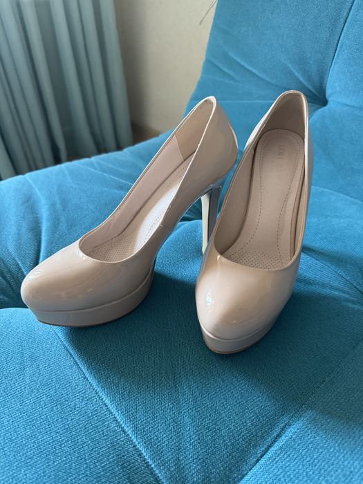 Туфли б/у замшевые и лаковые