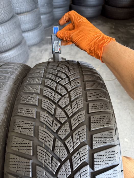 2 anvelope iarna 225/55/17 , GoodYear !