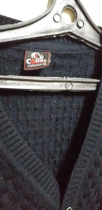 Продам недорого новые мужские полуверы,размер 48,цена 2300т.