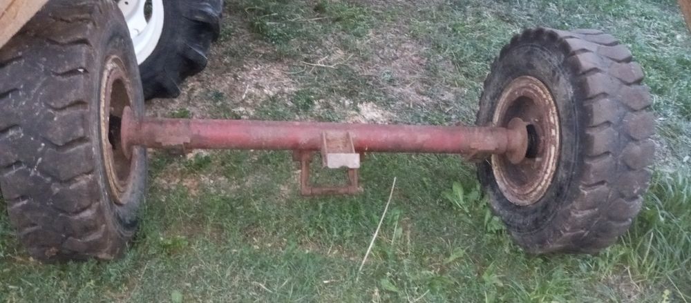 Axa remorca cu roți