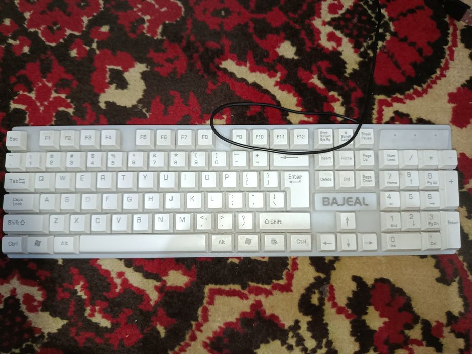 Клавиатура и 2 мышки