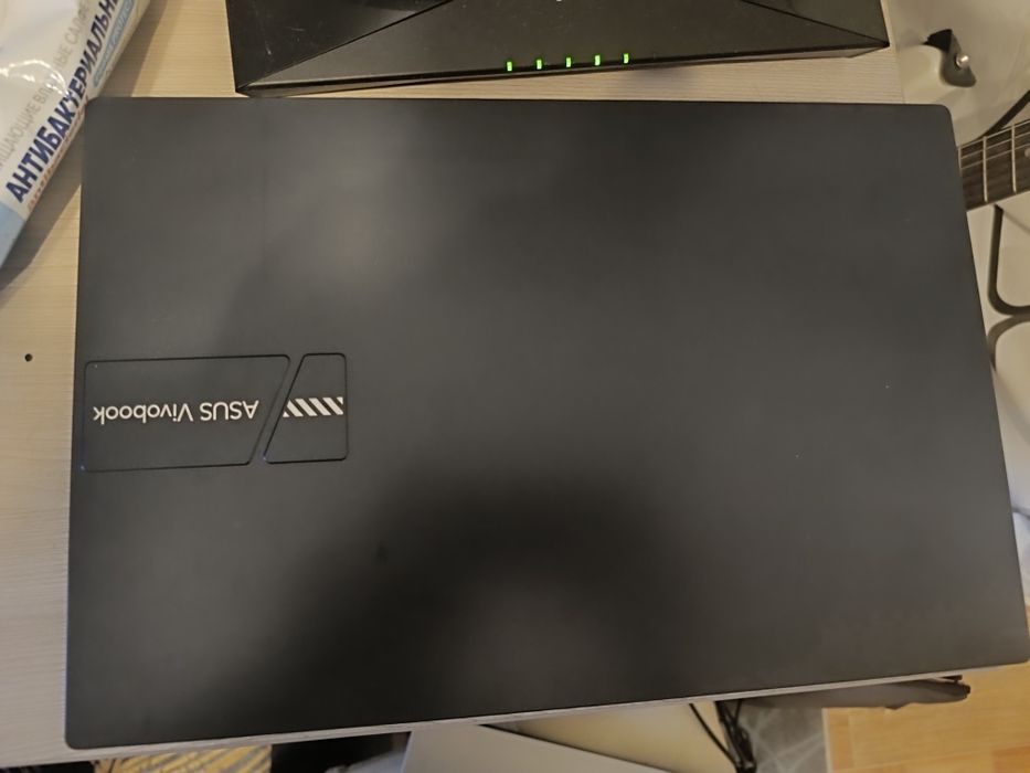 Asus vivobook 14, i3-12, 8gb, 256ssd