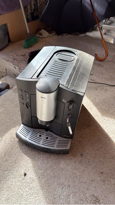 Expresor de cafea cu boabe aeg