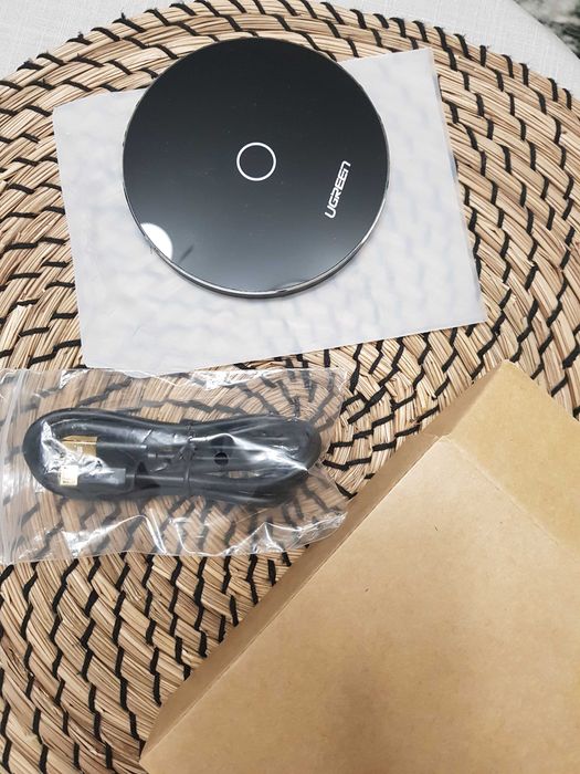 UGREEN поставка за безжично зареждане – Wireless Qi Charger