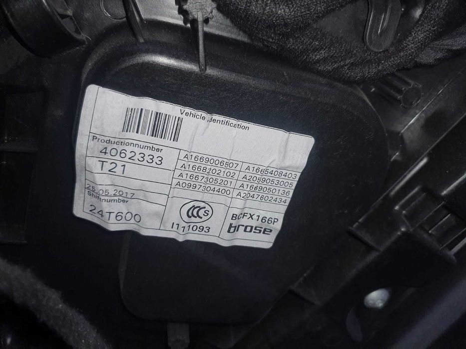 Мерцедес ГЛС Mercedes GLS W166 задна дясна врата стъкло повдигач