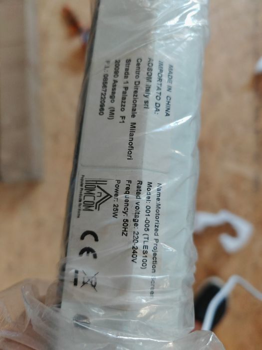 Ecrane de proiectie electrice 100" si 120", cu defect, TLES100, TLES120