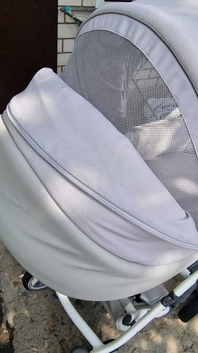 Продам детскую коляску 3в 1