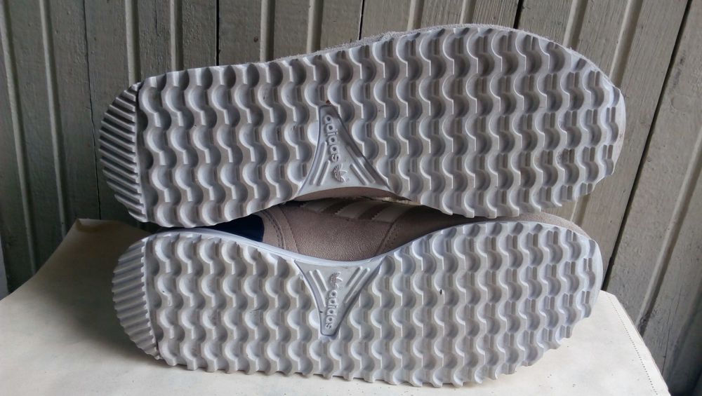 ''Adidas ZX 700 W''оригинални маратонки 39 номер