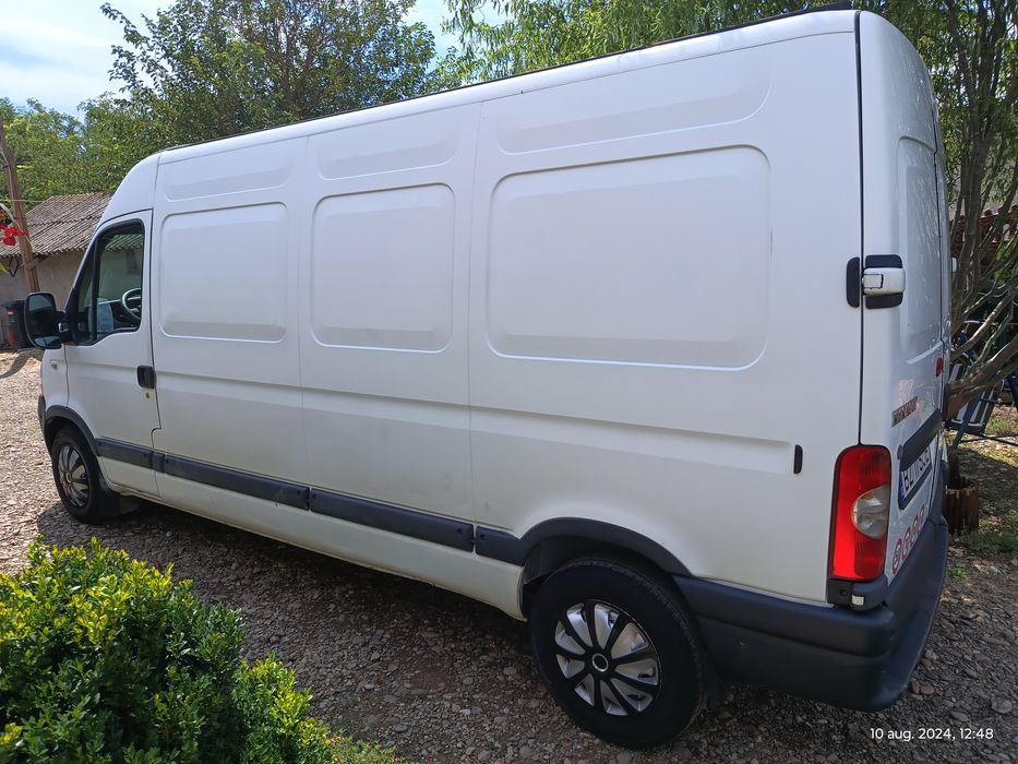 Vând Renault Master