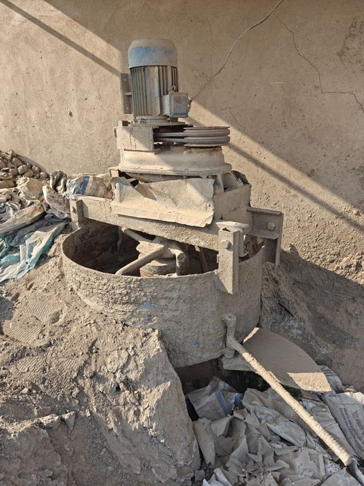 Бетоно мешалкалар сотилади.