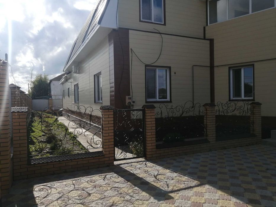 Частный большой дом