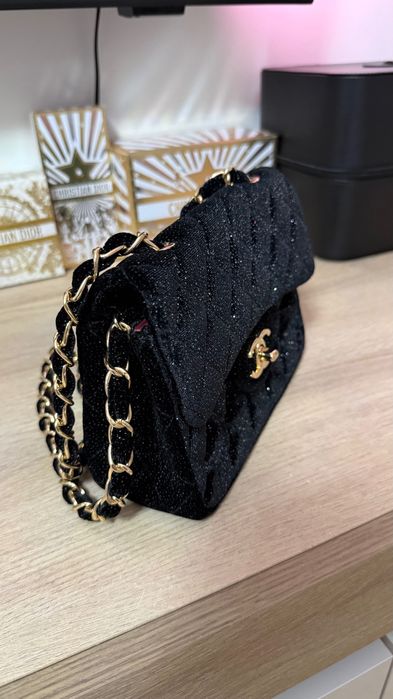 Чанта малка плюшена с брокат