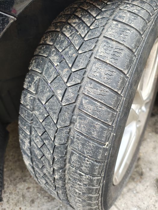 Vând 2 anvelope Continental 205/55/16