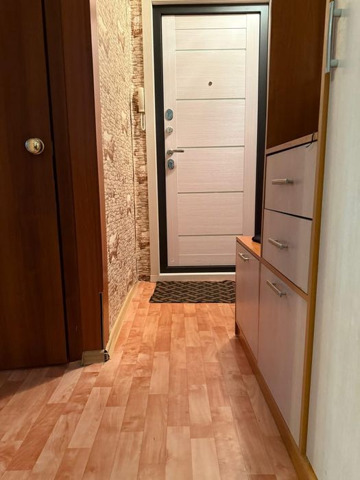 Продам 2х кв р-н маг Жанар