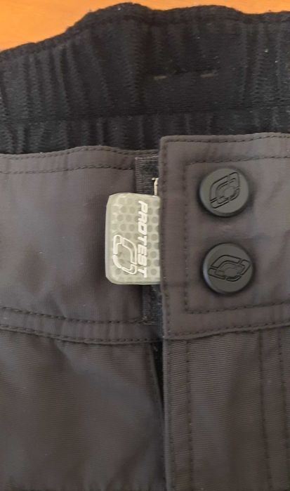 Protest-Много Запазен