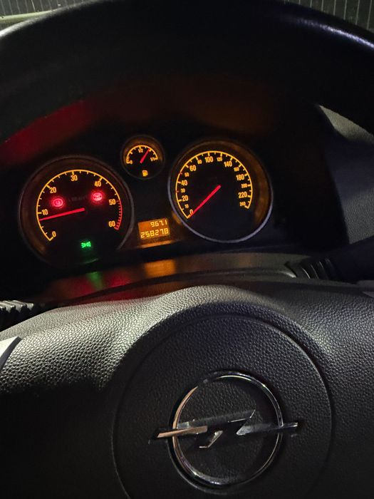 Opel Astra H GTC 2006