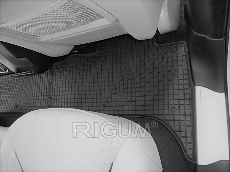 Гумени стелки или багажник LAND ROVER Range Rover Sport след 2014г.