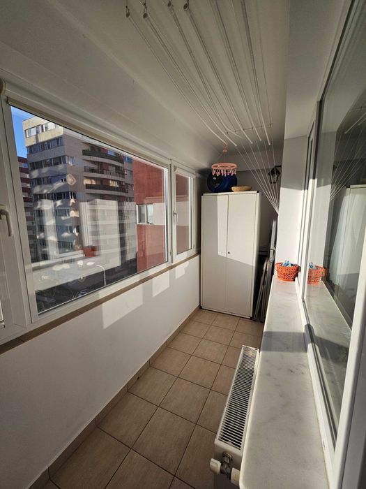 Vand apartament 2 camere, Compozitori