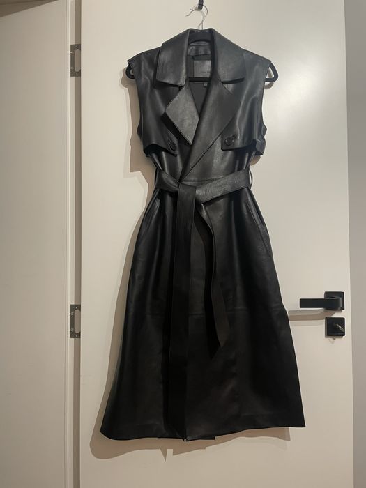 Дълъг кожен елек с колан