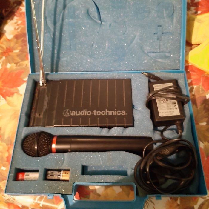 Behringer x18,Audio Technica ATW T 28 ,Microfon LMBGM wireless
