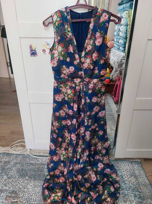 Вечерния платья, женская одежда