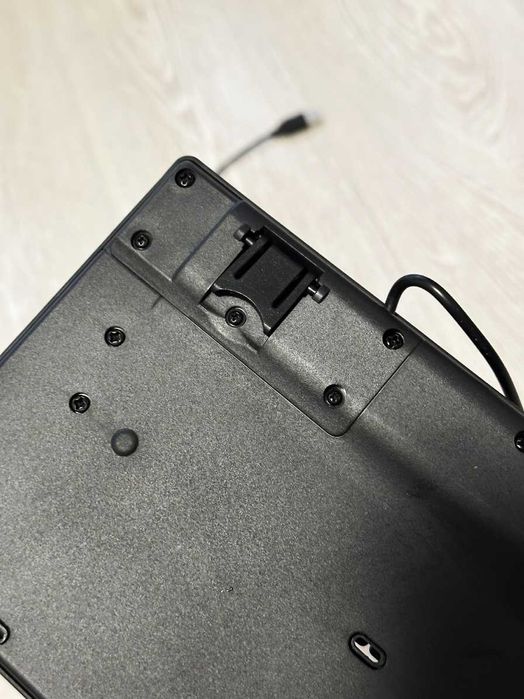 Клавиатура Zik (на ĸирилица) и USB мишĸа Logitech