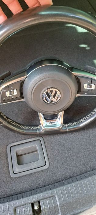 Продавам оригинален R Line волан