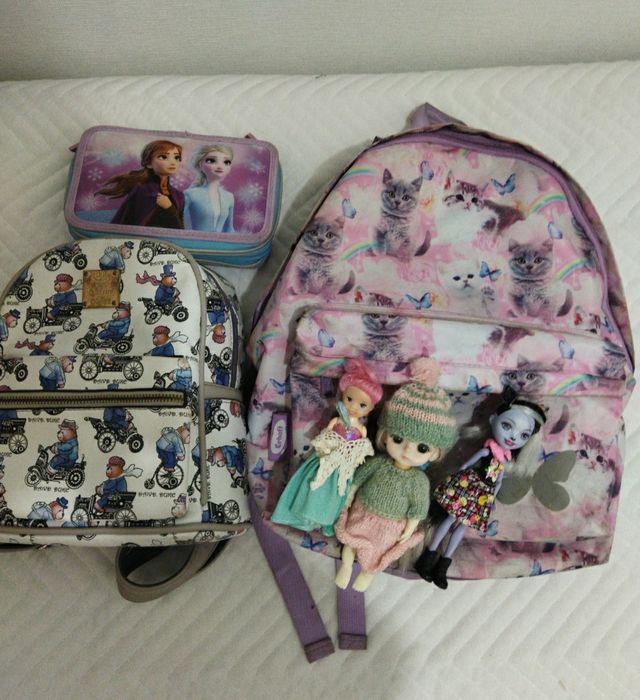 Рюкзаки для девочки, пенал, куклы