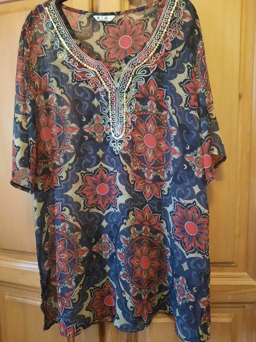 Minunata bluza cu paiete și fir argintiu mărimea XL