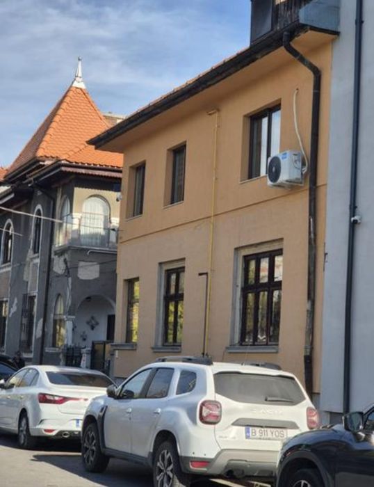 Apartament in vila ultracentral 1 Mai, Pta Victoriei s+p+m, vile tip interbelice